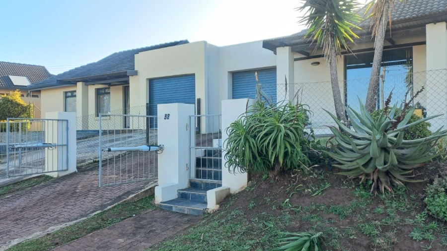 2 Bedroom Property for Sale in Kidds Beach Eastern Cape
